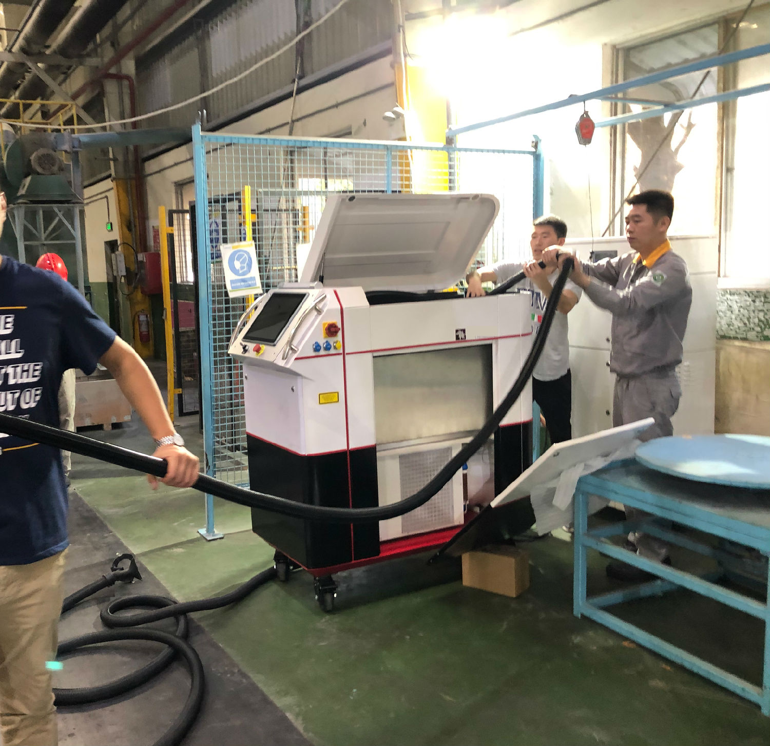 高效革新，精準賦能 Worldtek輪胎模具激光清洗機客戶現場裝機實錄